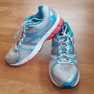 New Balance womens sneakers